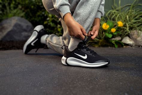 So kannst du deine Schuhe schnüren. Nike BE